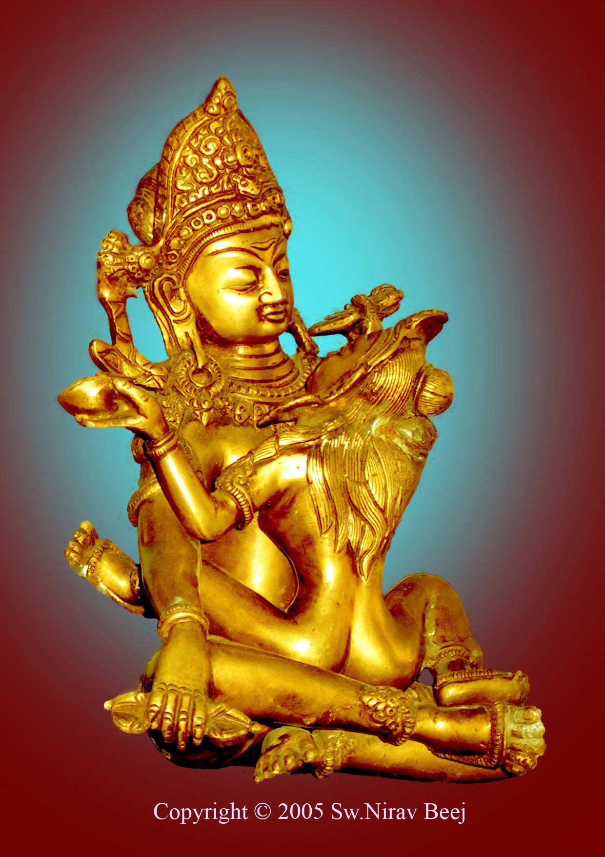 Shiva-Shakti beeld wat eigenlijk een Buddha is met zijn geliefde Godin in yab-yum houding